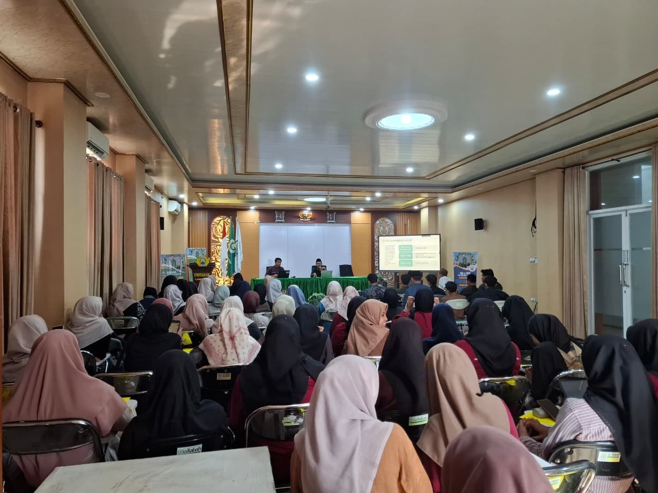 Pacu Kelulusan Tepat Wakt...
